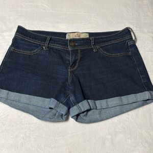 Hollister shorts read details on size